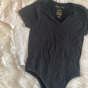 Set of 2 bodysuits